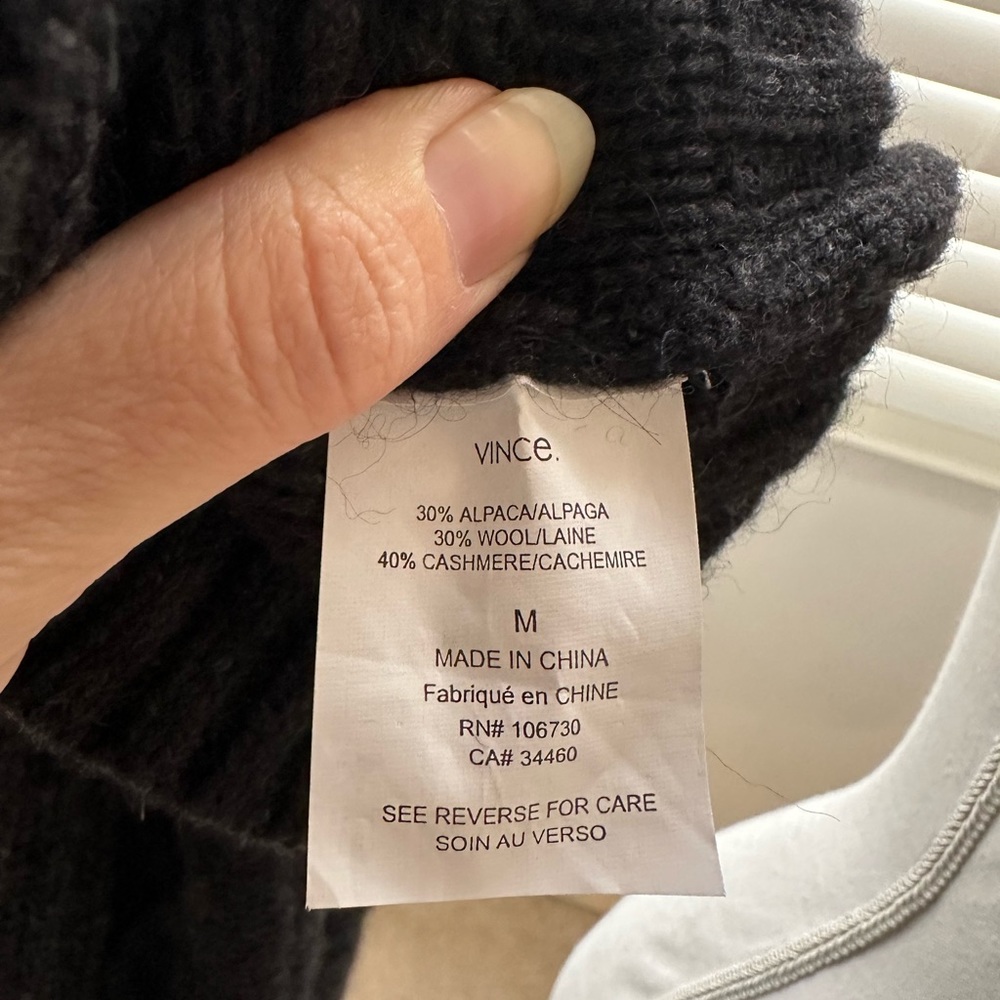 Vince Gray Button Sweater size M - Picture 5 of 5